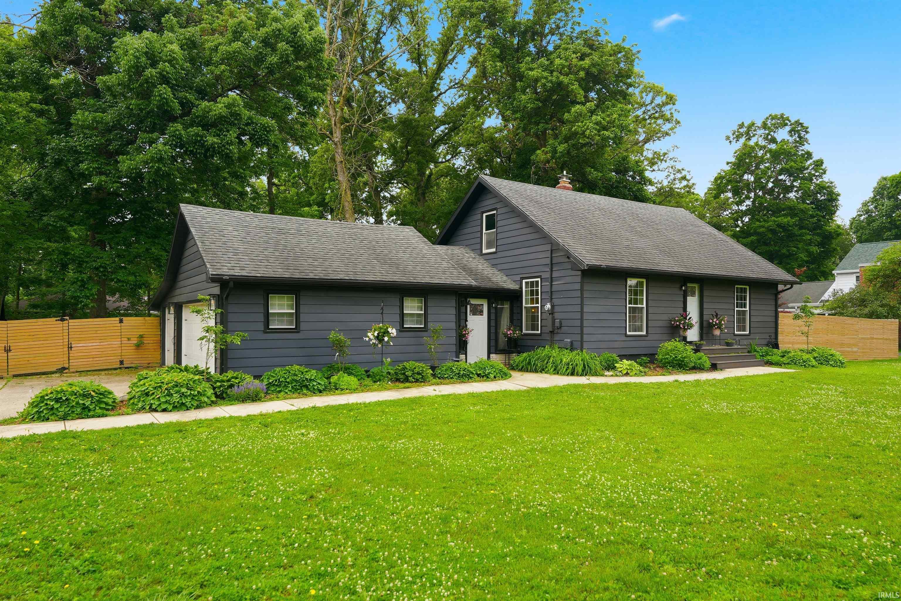 3005 West Moore Road Muncie, IN 47304 - Photo 1 of 47