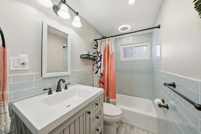 $550,000 | 64 Highland Trail, Denville, NJ 07834