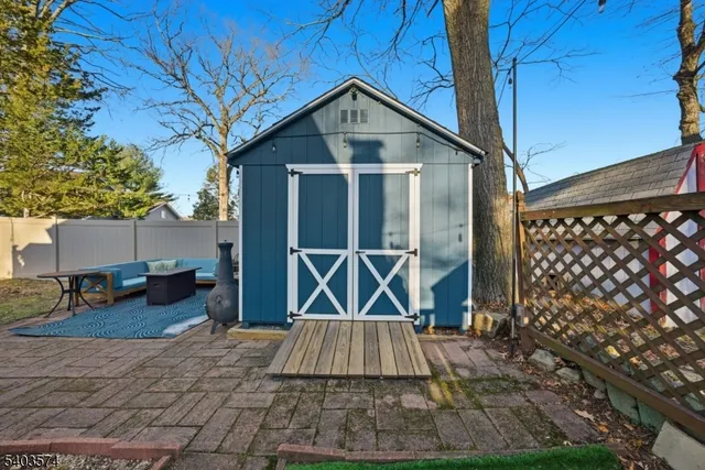 $550,000 | 64 Highland Trail, Denville, NJ 07834