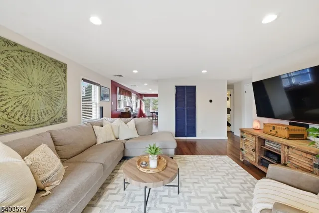 $550,000 | 64 Highland Trail, Denville, NJ 07834