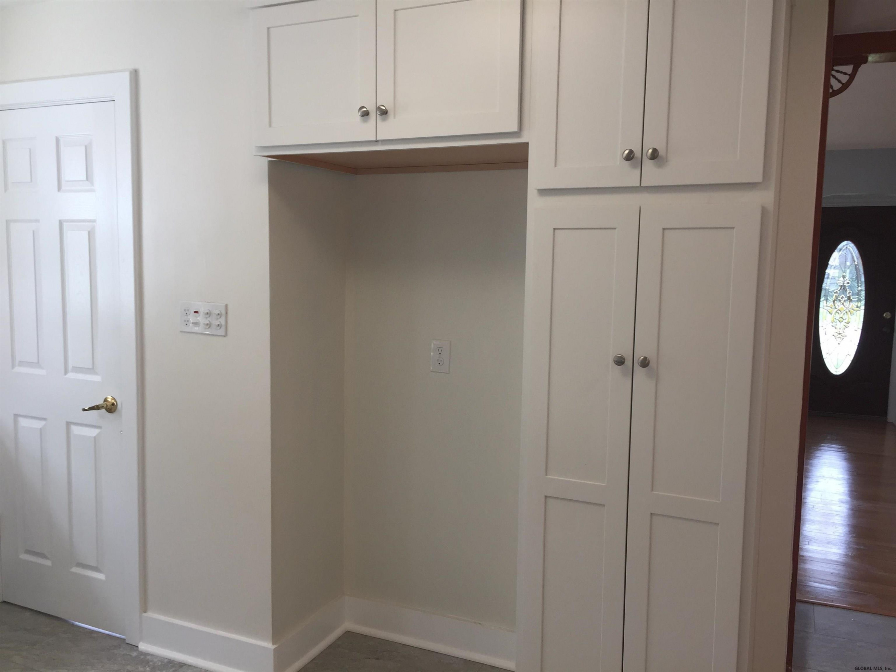 2157 Curry Road Rotterdam, NY 12303 - Photo 10 of 38 Photo 10