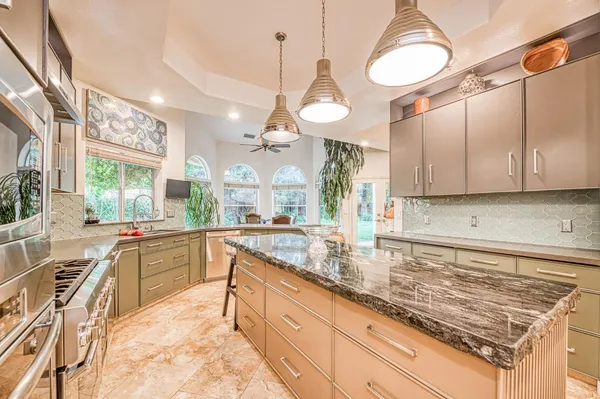 $1,290,000 | 10155 North Edgewood Drive, Fresno, CA 93720