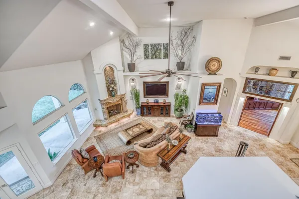 $1,290,000 | 10155 North Edgewood Drive, Fresno, CA 93720