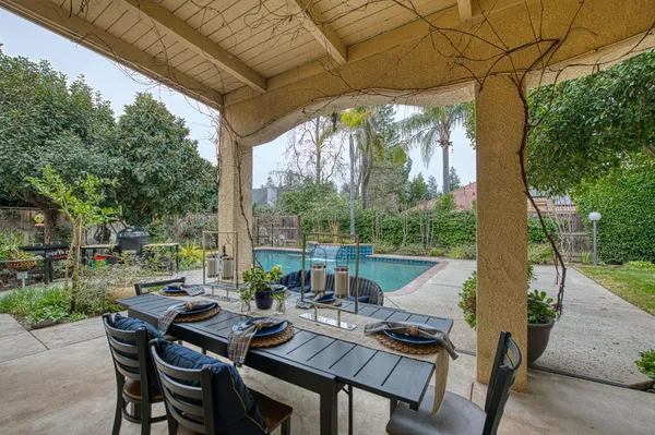 $1,290,000 | 10155 North Edgewood Drive, Fresno, CA 93720