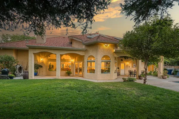 $1,290,000 | 10155 North Edgewood Drive, Fresno, CA 93720