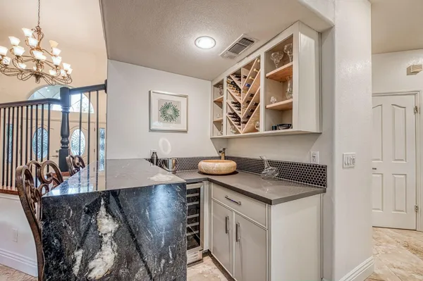 $1,290,000 | 10155 North Edgewood Drive, Fresno, CA 93720