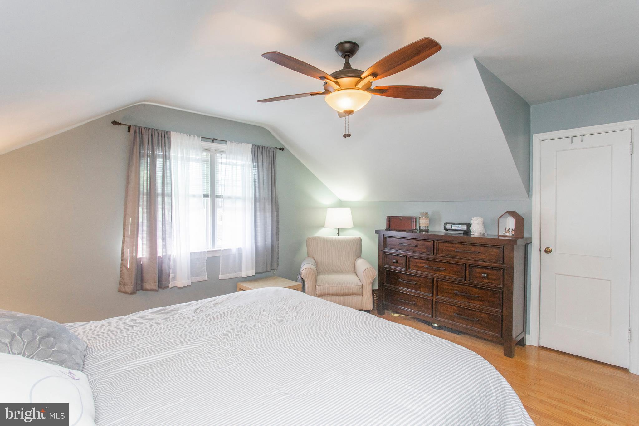 218 Fairhill Road Morton, PA 19070 - Photo 20 of 38 2nd Floor Bedroom #1 w/Walk-In Closet