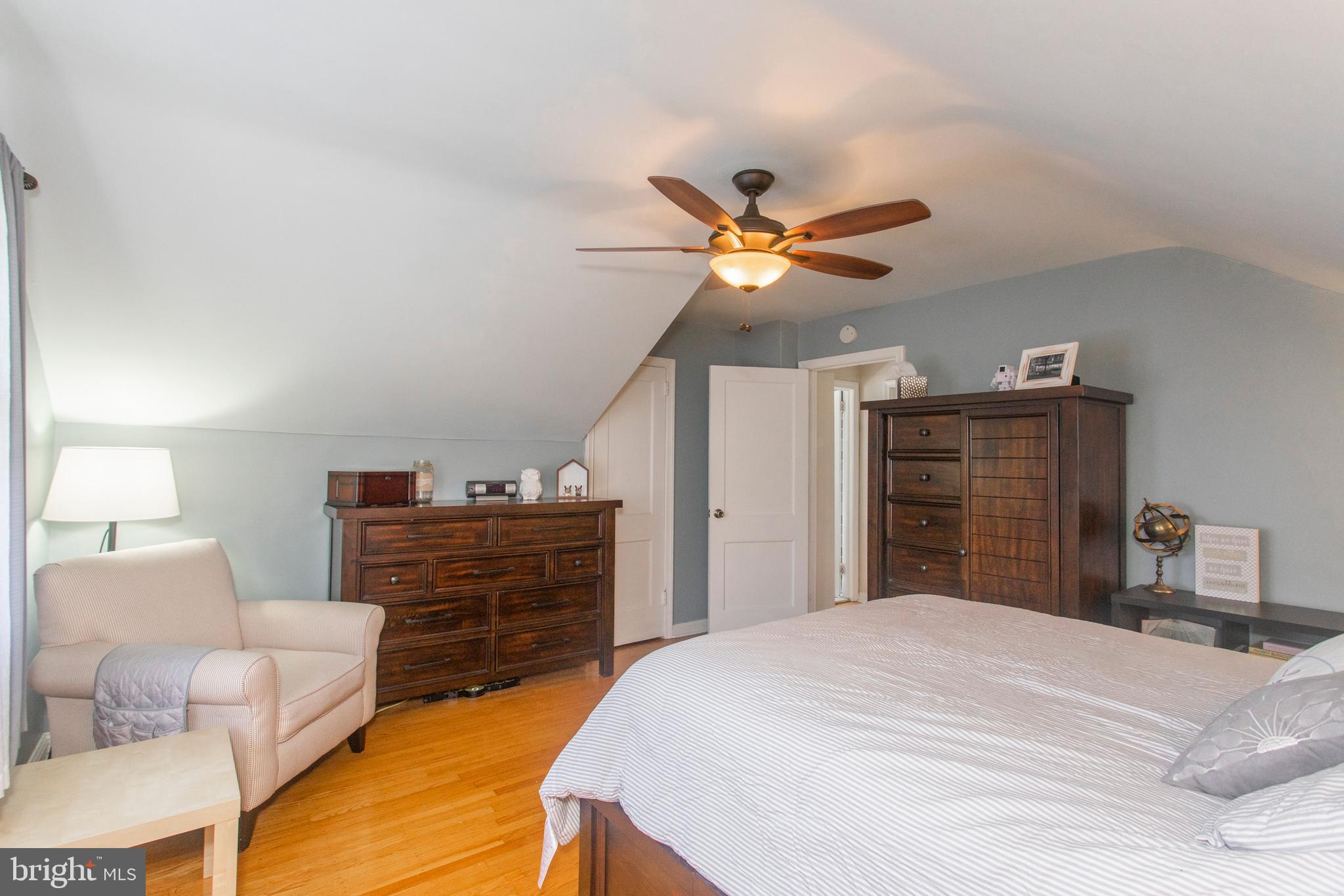 218 Fairhill Road Morton, PA 19070 - Photo 21 of 38 2nd Floor Bedroom #1 w/Walk-In Closet