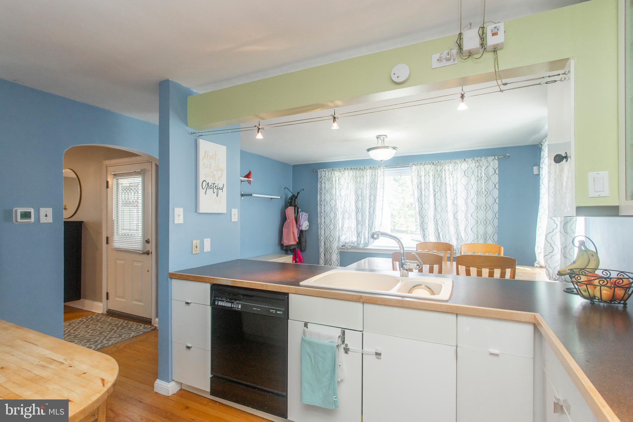 218 Fairhill Road Morton, PA 19070 - Photo 8 of 38 Kitchen