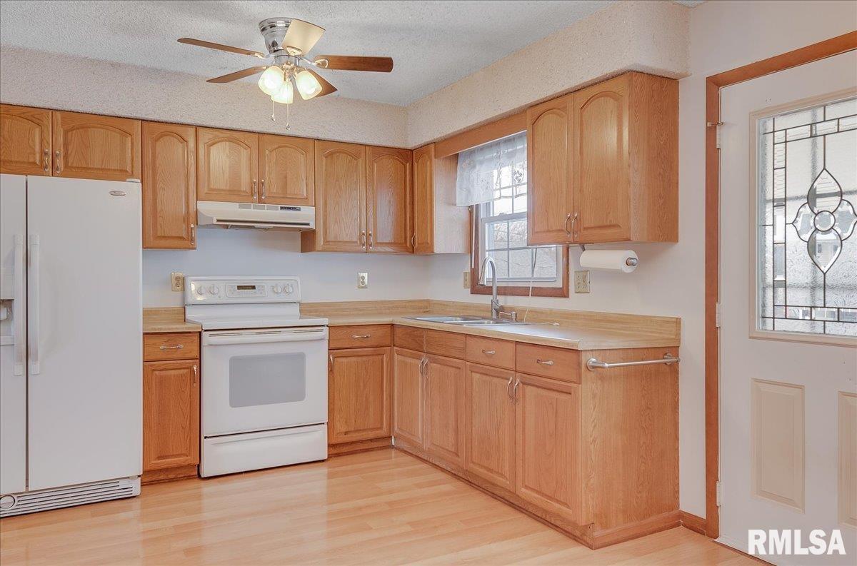 12 St Marys Court Springfield, IL 62702 - Photo 8 of 30