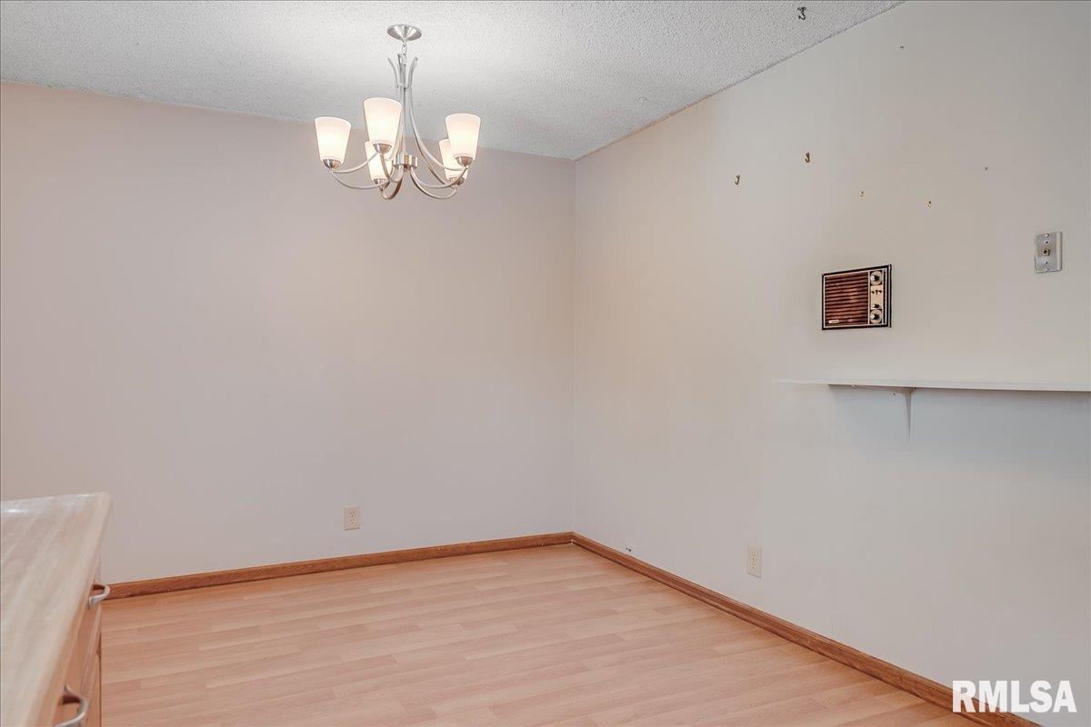 12 St Marys Court Springfield, IL 62702 - Photo 10 of 30