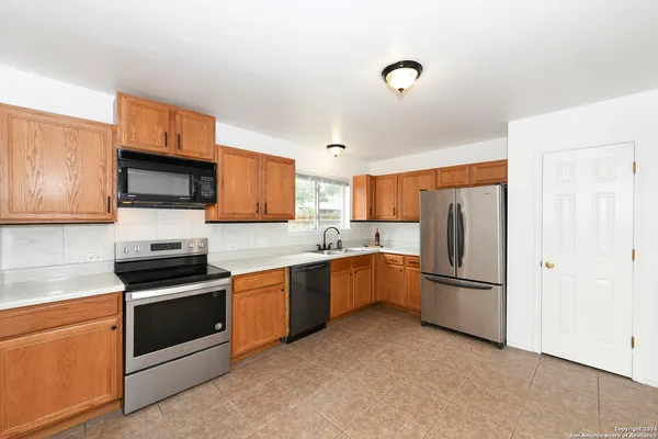 $1,900 | 783 Clearview Drive, San Antonio, TX 78228