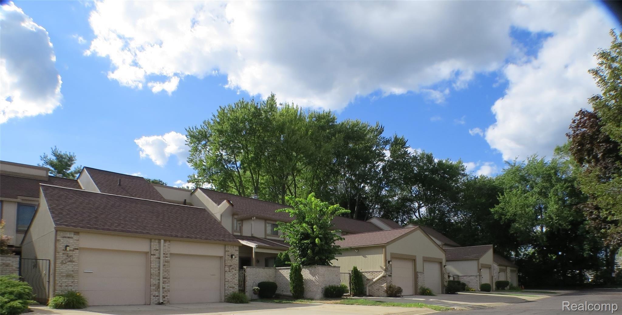 23149 Farmington Road Farmington, MI 48336 - Photo 43 of 45 IMG_8386.JPG