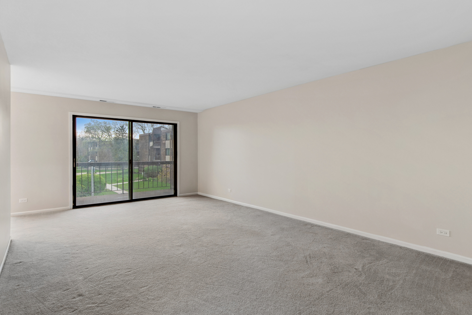 460 Raintree Court, Unit 2N Glen Ellyn, IL 60137 - Photo 2 of 20