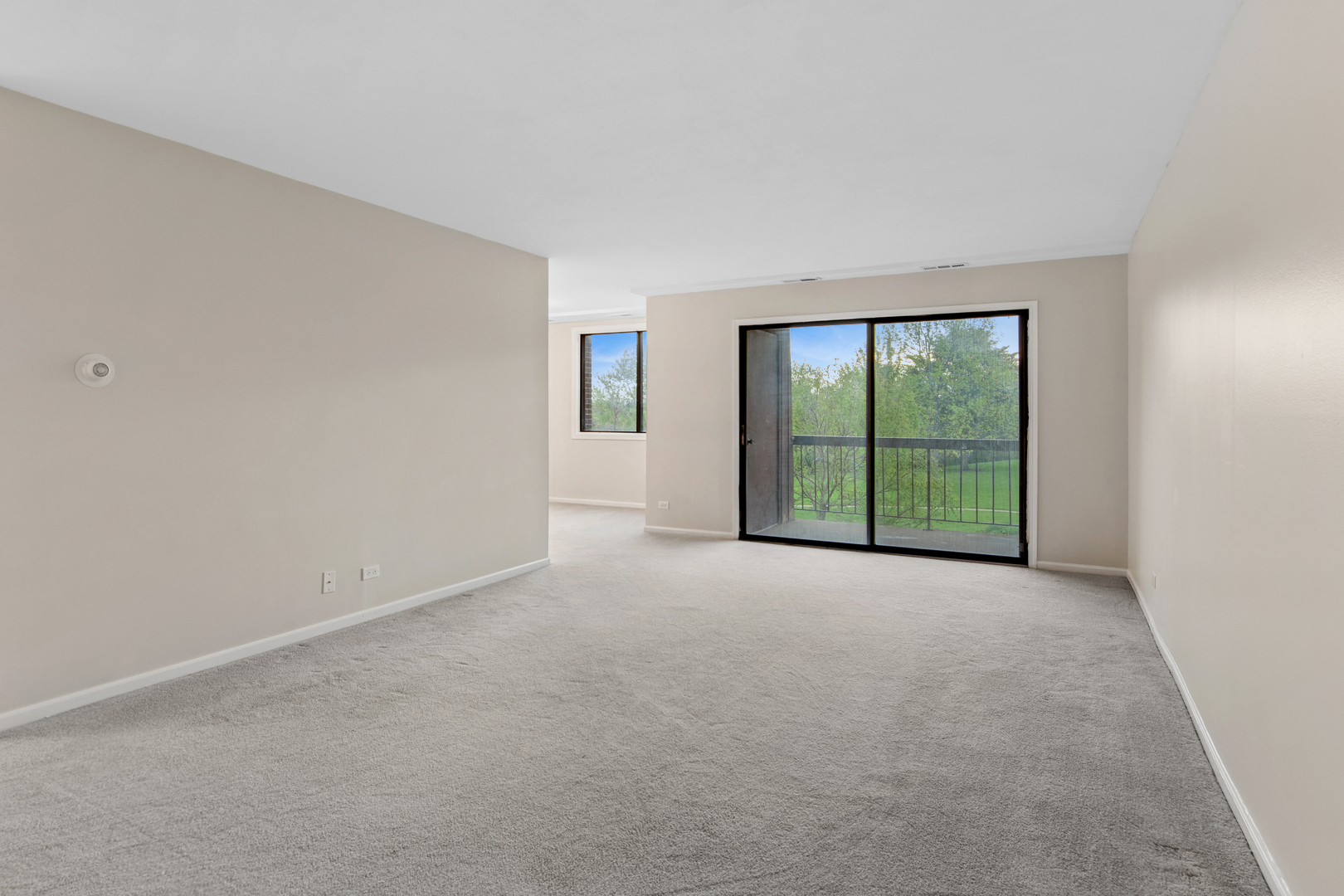 460 Raintree Court, Unit 2N Glen Ellyn, IL 60137 - Photo 3 of 20