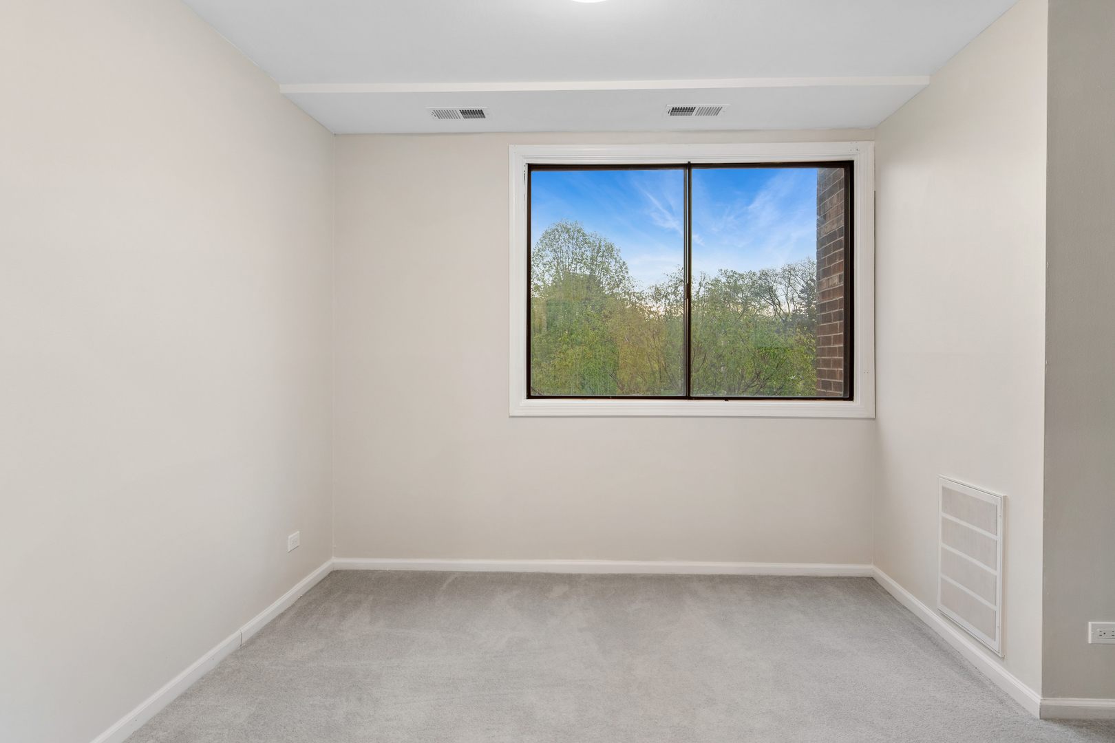 460 Raintree Court, Unit 2N Glen Ellyn, IL 60137 - Photo 8 of 20