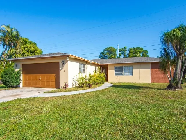 $2,450 | 4526 43rd Court, Vero Beach, FL 32967