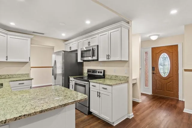 $2,450 | 4526 43rd Court, Vero Beach, FL 32967