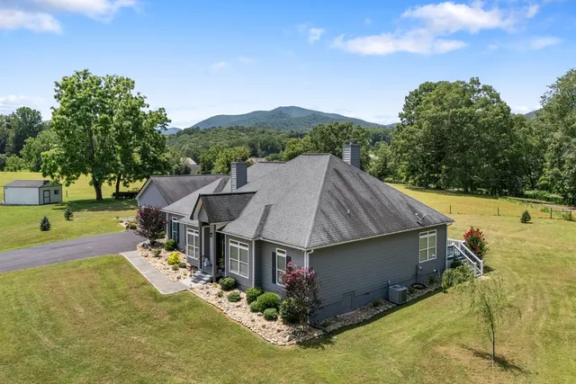 $845,000 | 1502 Smithfield Lane, Young Harris, GA 30582
