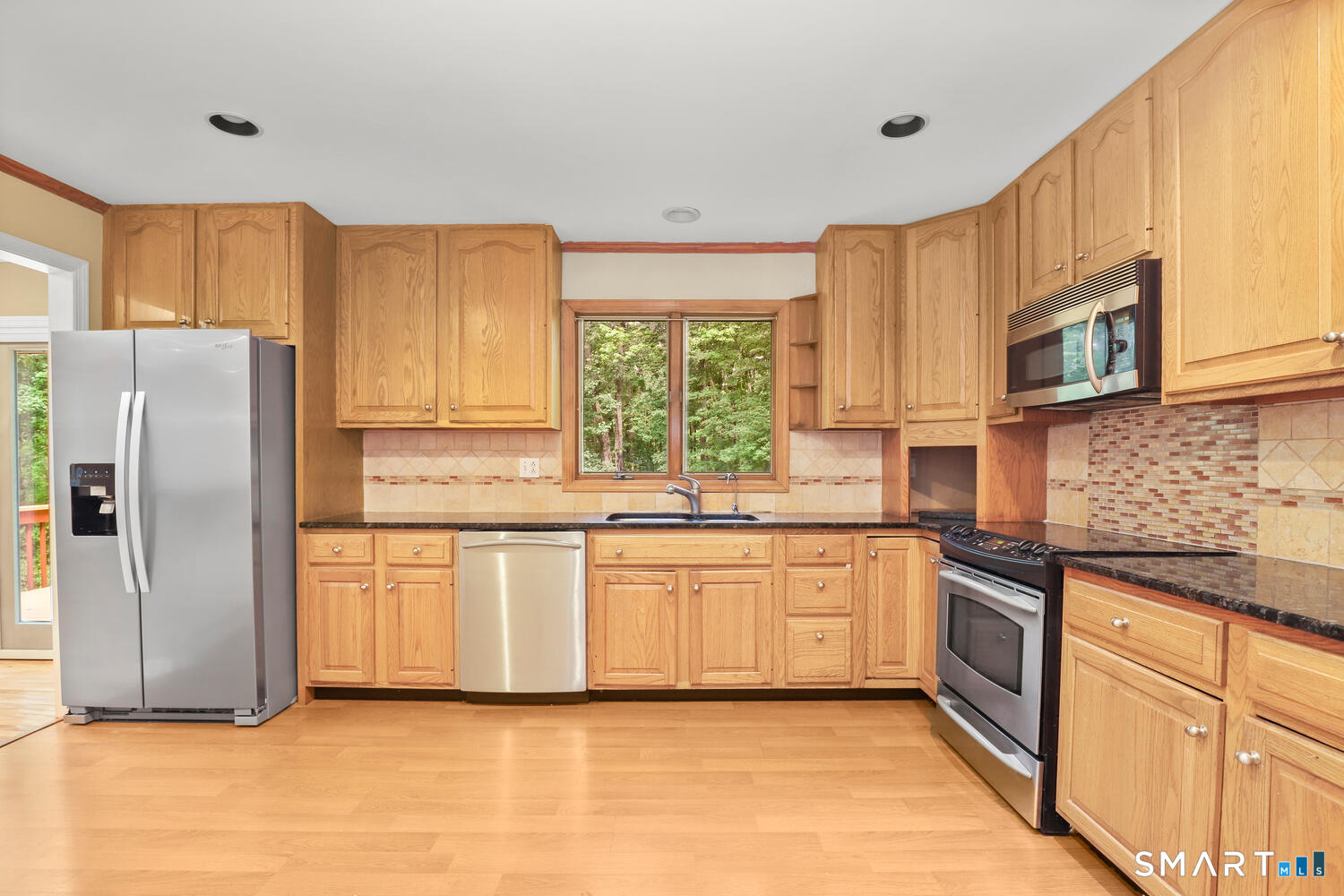 122 Deforest Road Wilton, CT 06897 - Photo 6 of 40