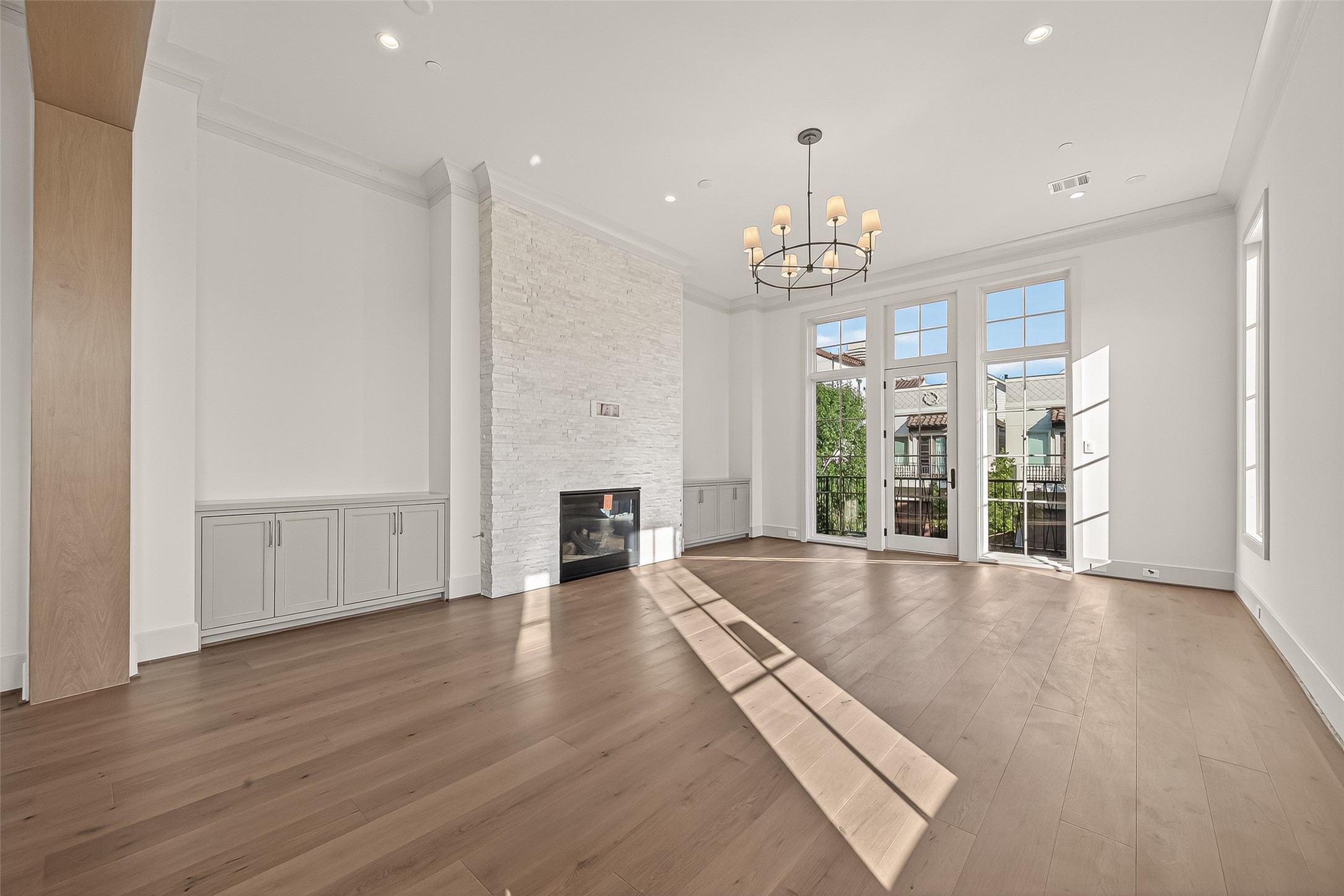 1213 West Pierce Street Houston, TX 77019 - Photo 2 of 20