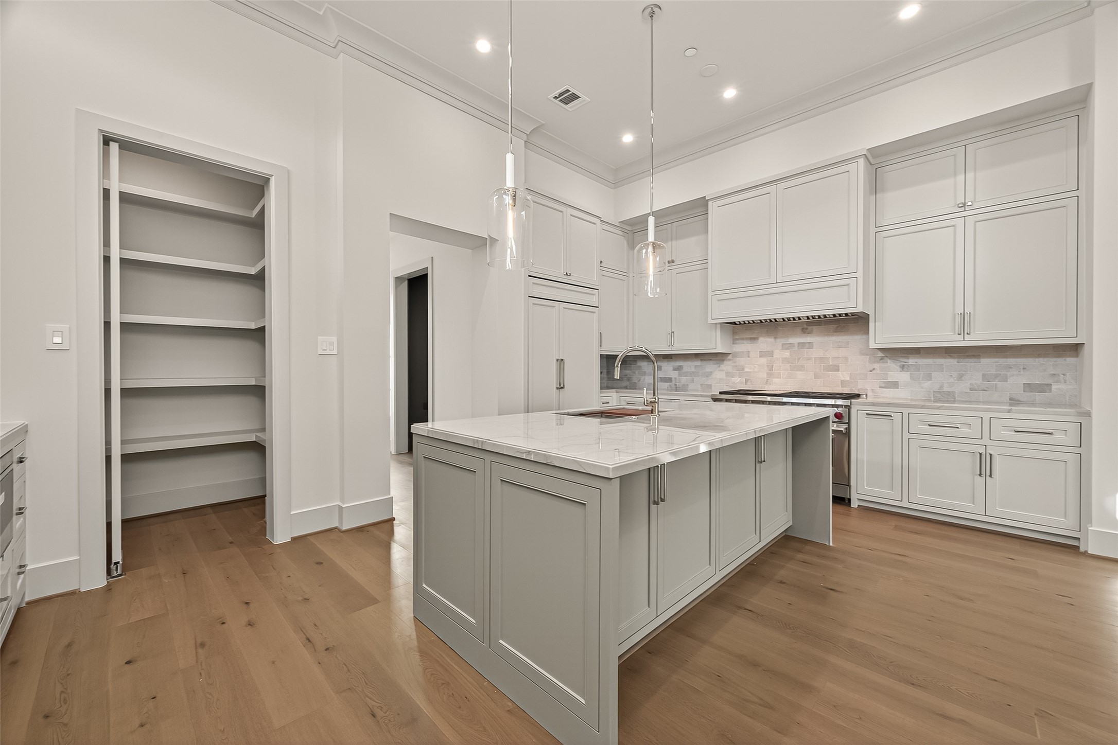 1213 West Pierce Street Houston, TX 77019 - Photo 4 of 20