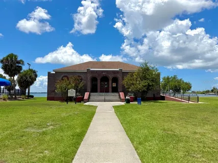 $395,000 | 315 South Bermuda Boulevard, Tampa, FL 33605