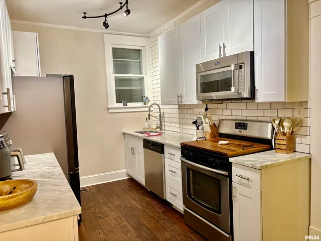 $153,000 | 934 West Douglas Avenue, Jacksonville, IL 62650