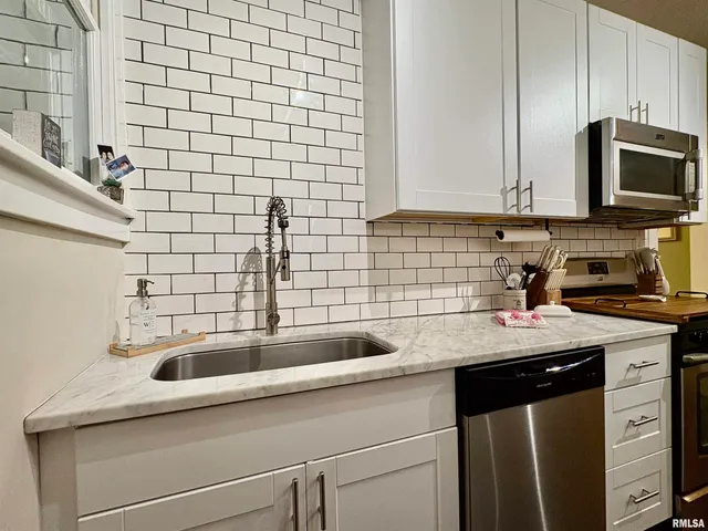 $153,000 | 934 West Douglas Avenue, Jacksonville, IL 62650