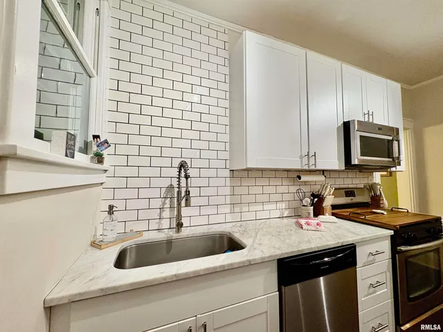 $153,000 | 934 West Douglas Avenue, Jacksonville, IL 62650