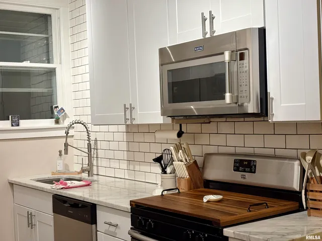 $153,000 | 934 West Douglas Avenue, Jacksonville, IL 62650