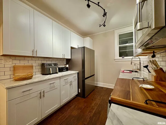 $153,000 | 934 West Douglas Avenue, Jacksonville, IL 62650