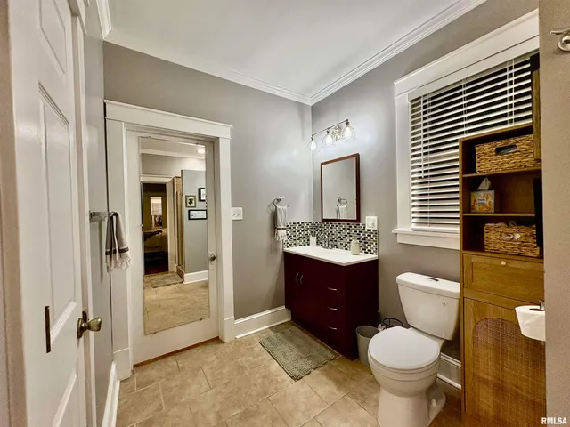 $153,000 | 934 West Douglas Avenue, Jacksonville, IL 62650