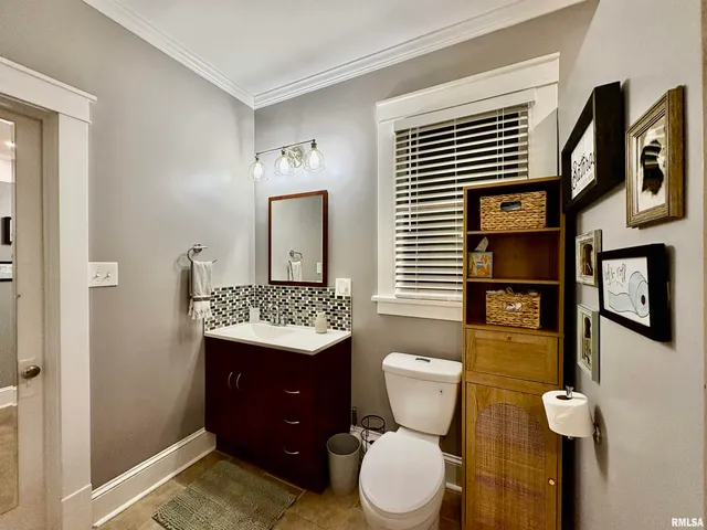 $153,000 | 934 West Douglas Avenue, Jacksonville, IL 62650