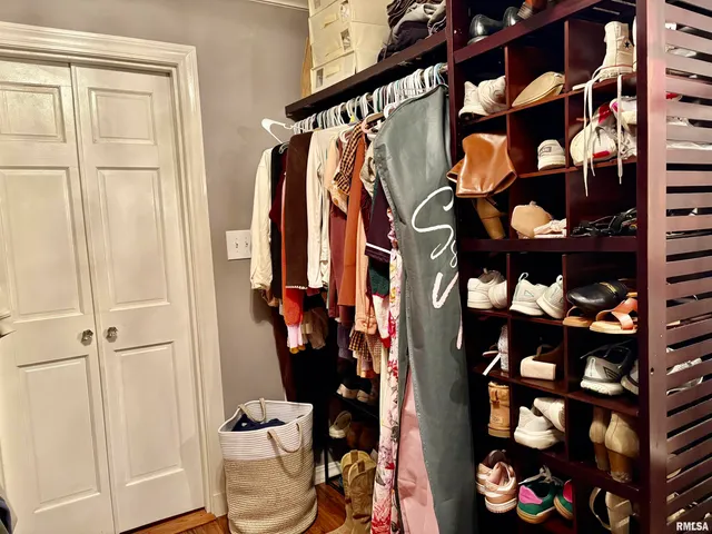 $153,000 | 934 West Douglas Avenue, Jacksonville, IL 62650