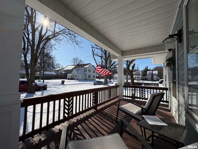 $153,000 | 934 West Douglas Avenue, Jacksonville, IL 62650