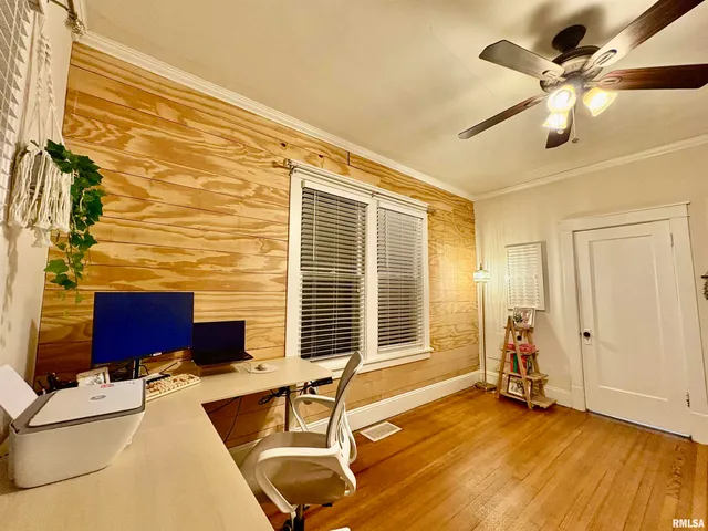 $153,000 | 934 West Douglas Avenue, Jacksonville, IL 62650