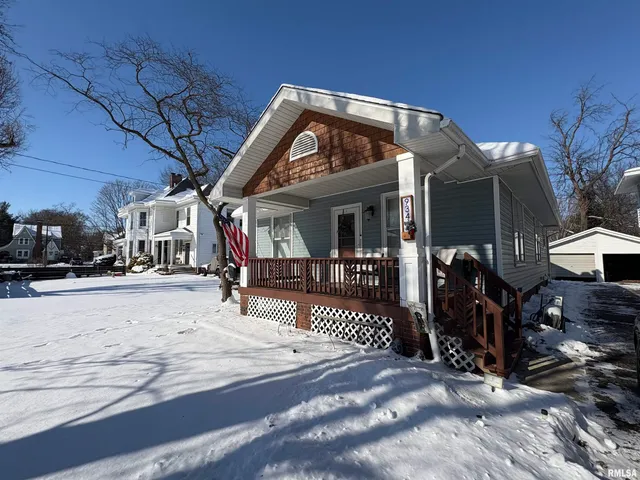 $153,000 | 934 West Douglas Avenue, Jacksonville, IL 62650