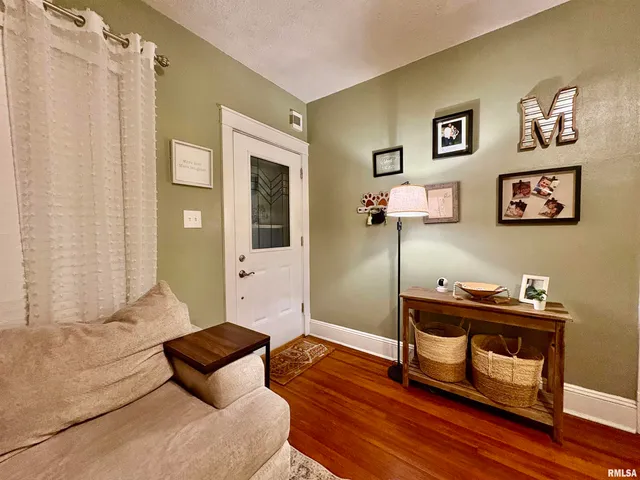 $153,000 | 934 West Douglas Avenue, Jacksonville, IL 62650