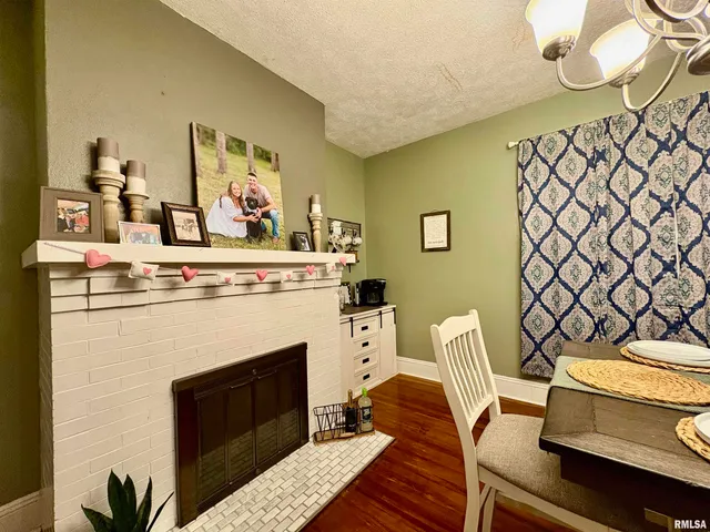 $153,000 | 934 West Douglas Avenue, Jacksonville, IL 62650