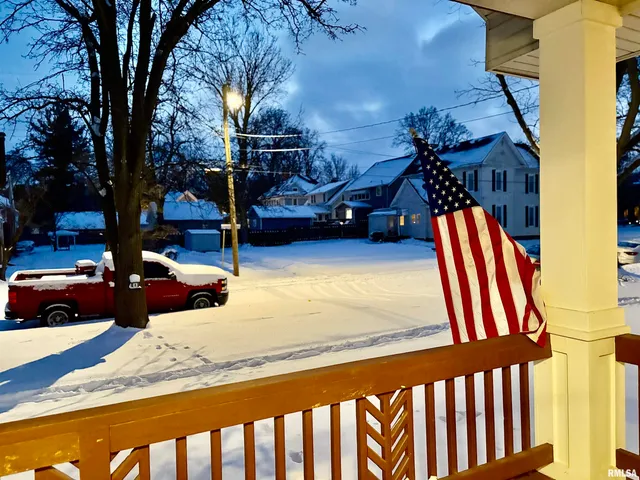 $153,000 | 934 West Douglas Avenue, Jacksonville, IL 62650