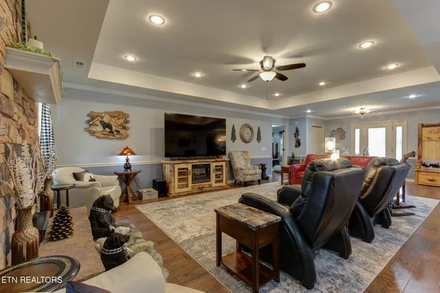 $670,000 | 850 Majestic Mtns Boulevard, Walland, TN 37886