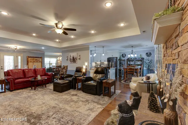 $670,000 | 850 Majestic Mtns Boulevard, Walland, TN 37886