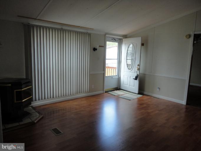 1121 Old Philadelphia Road, Unit 21 Aberdeen, MD 21001 - Photo 6 of 13 Living Roomli