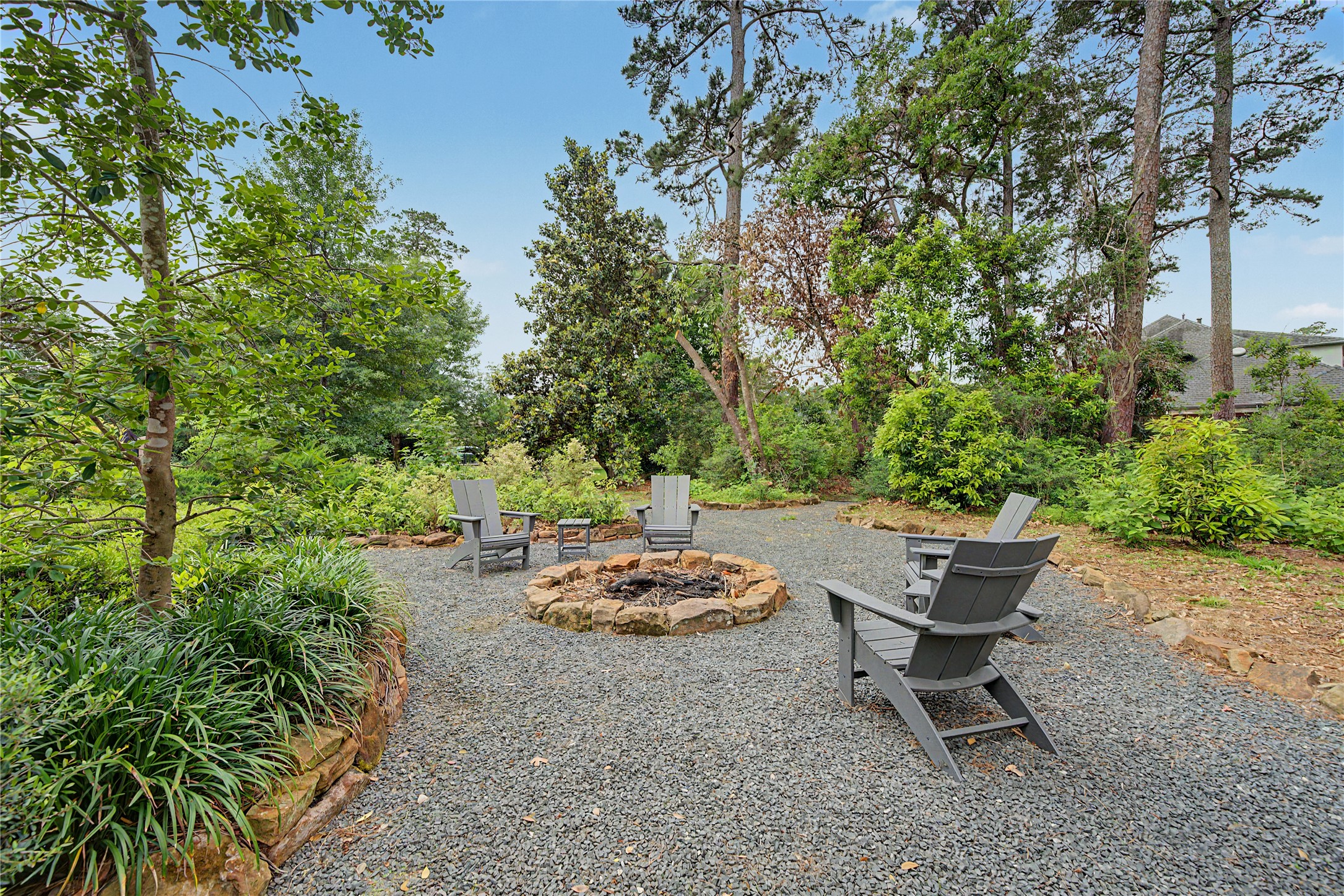 4423 Silver Jade Drive Spring, TX 77386 - Photo 40 of 45 a backyard with table and chairs