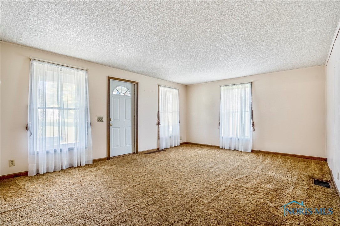 411 Farnsworth Road Waterville, OH 43566 - Photo 16 of 37 Living Room