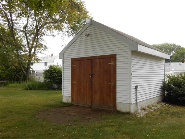 106 Lexington Road Billerica, MA 01821 - Photo 5 of 14 a view of a house with a yard