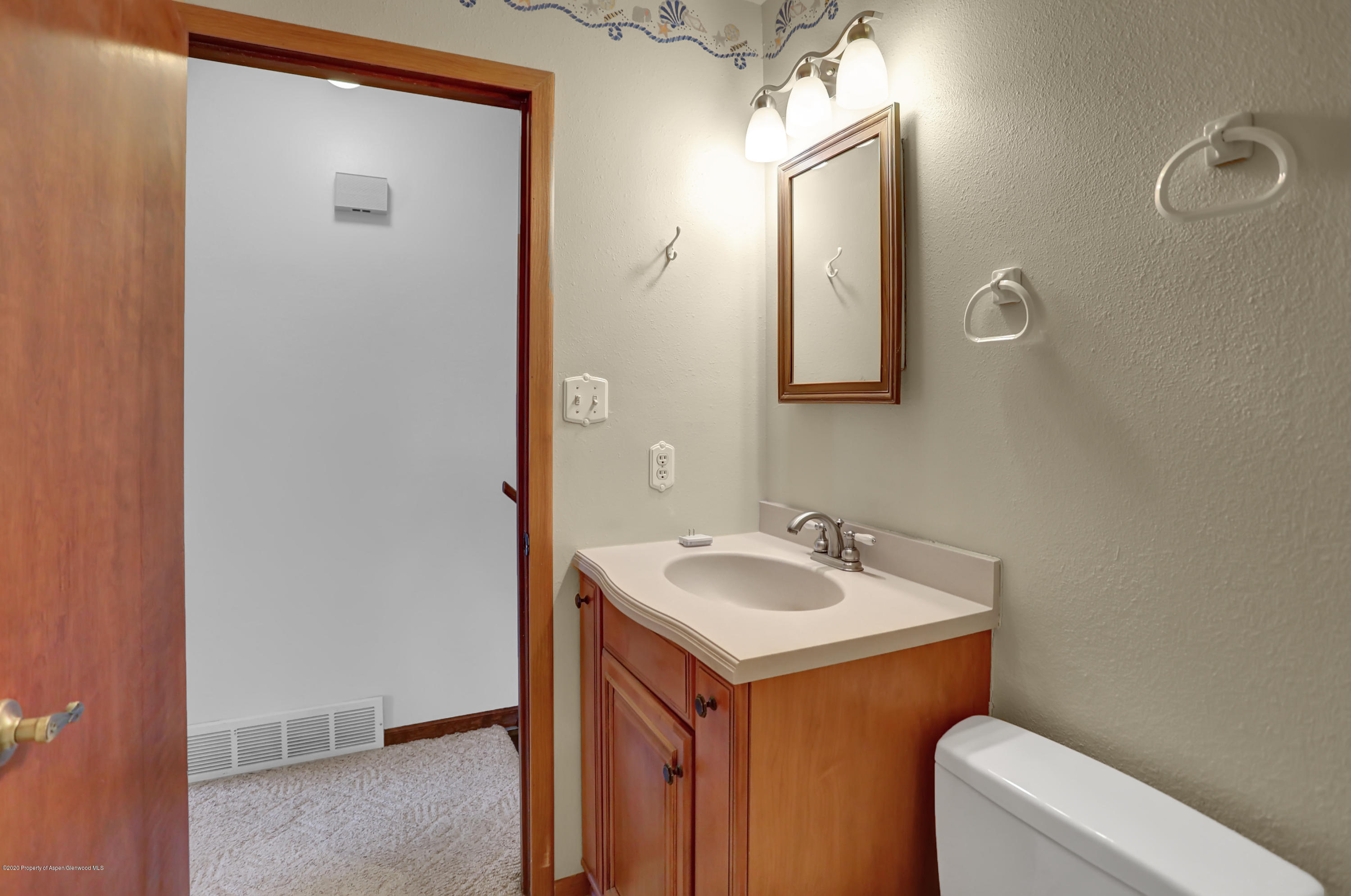 3441 Ridgeview Road Craig, CO 81625 - Photo 11 of 25 Bathroom1a