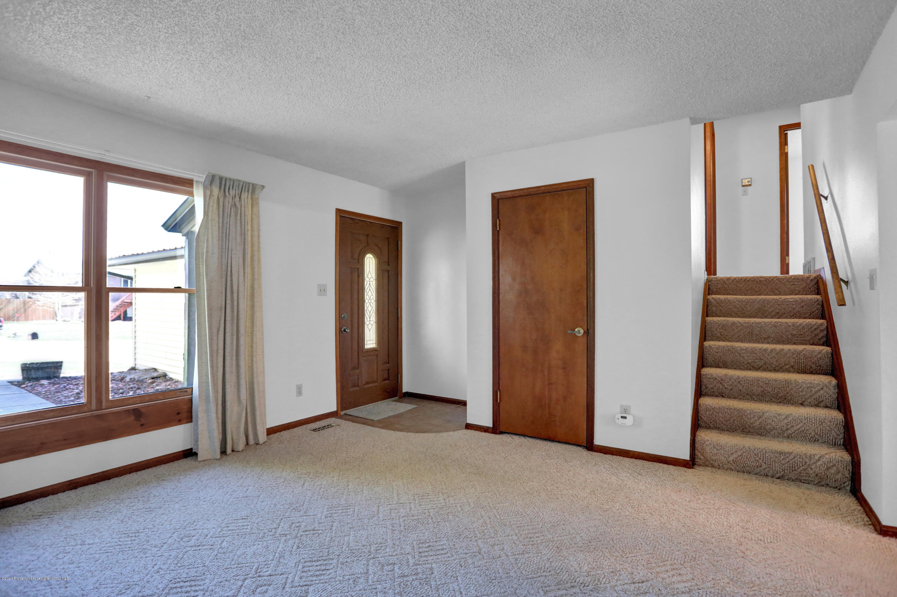 3441 Ridgeview Road Craig, CO 81625 - Photo 13 of 25 Living area3