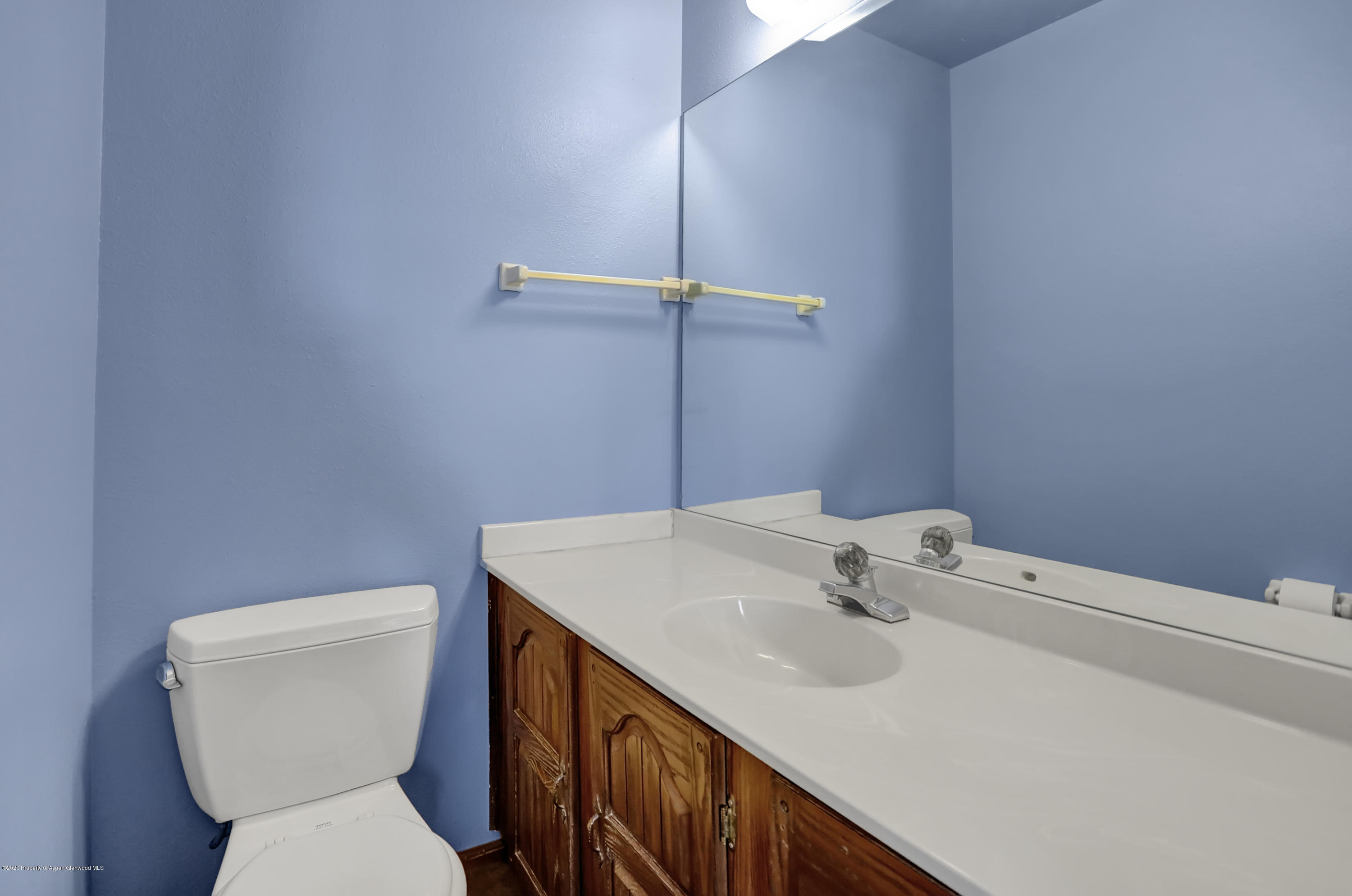 3441 Ridgeview Road Craig, CO 81625 - Photo 19 of 25 Bathroom2a